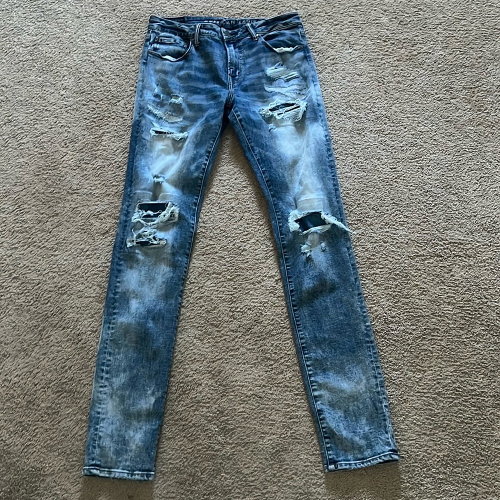 Blue ripped jeans American Eagle great condition